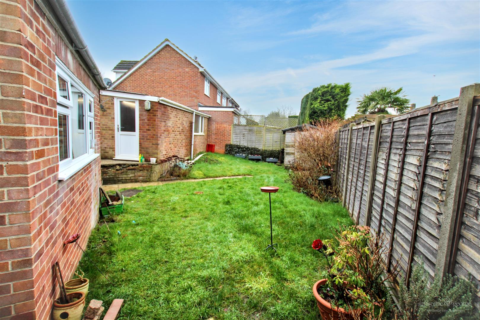 3 bed property in Foxcombe Drive, Reading